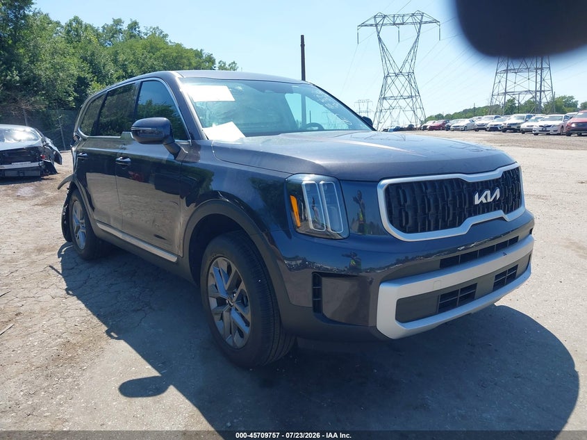 Photo of the 2025 KIA TELLURIDE LX