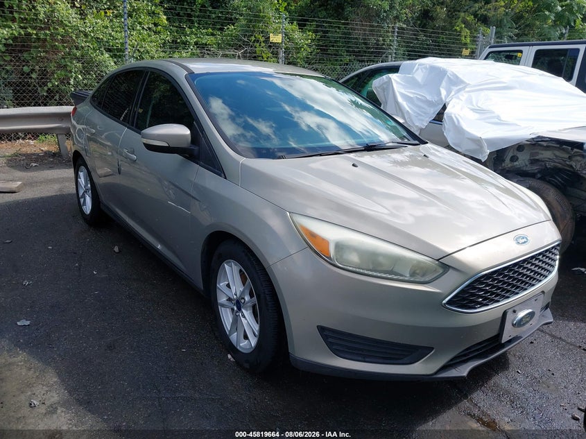Photo of the 2015 FORD FOCUS SE