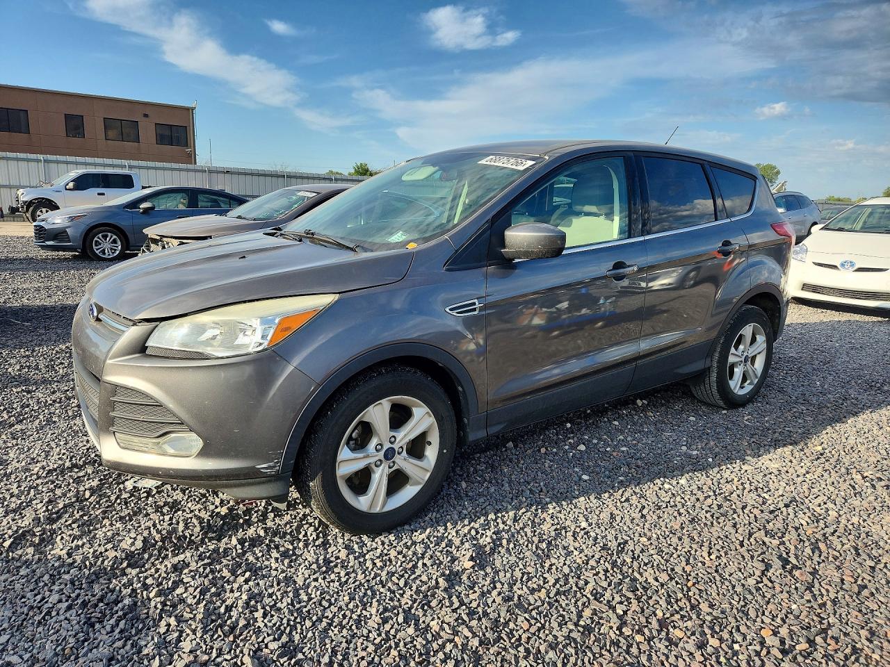 Photo of the 2014 FORD ESCAPE SE
