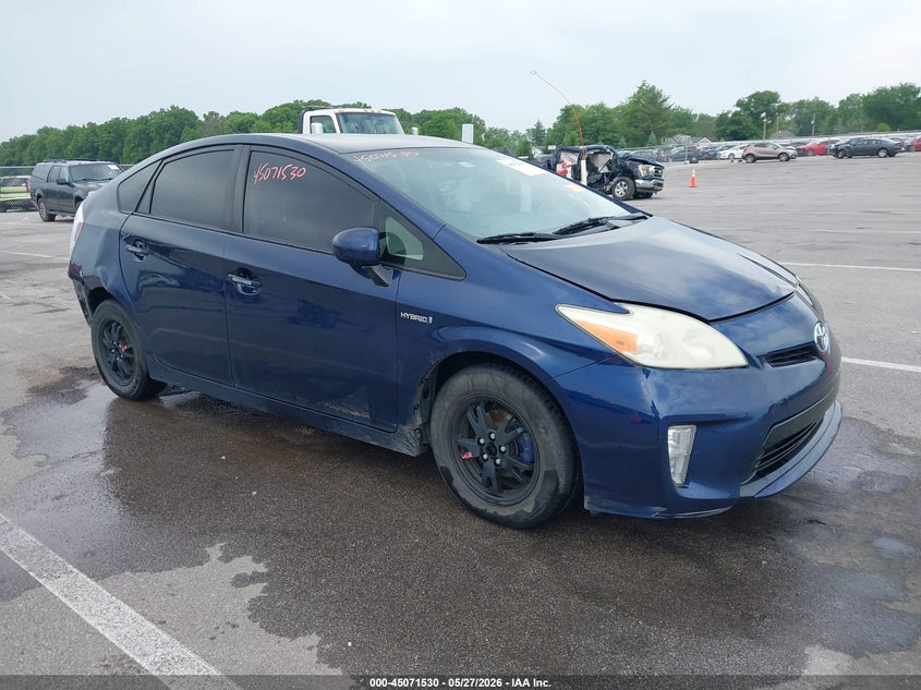 Photo of the 2013 TOYOTA PRIUS THREE