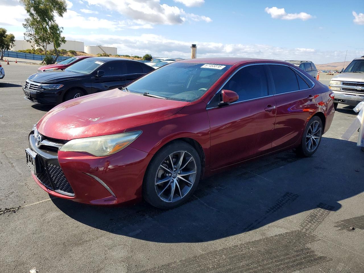 Photo of the 2016 TOYOTA CAMRY XSE