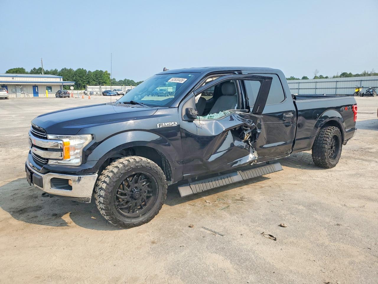 Photo of the 2019 FORD F150 SUPERCREW