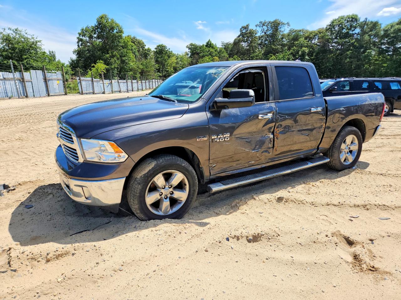Photo of the 2017 RAM 1500 SLT