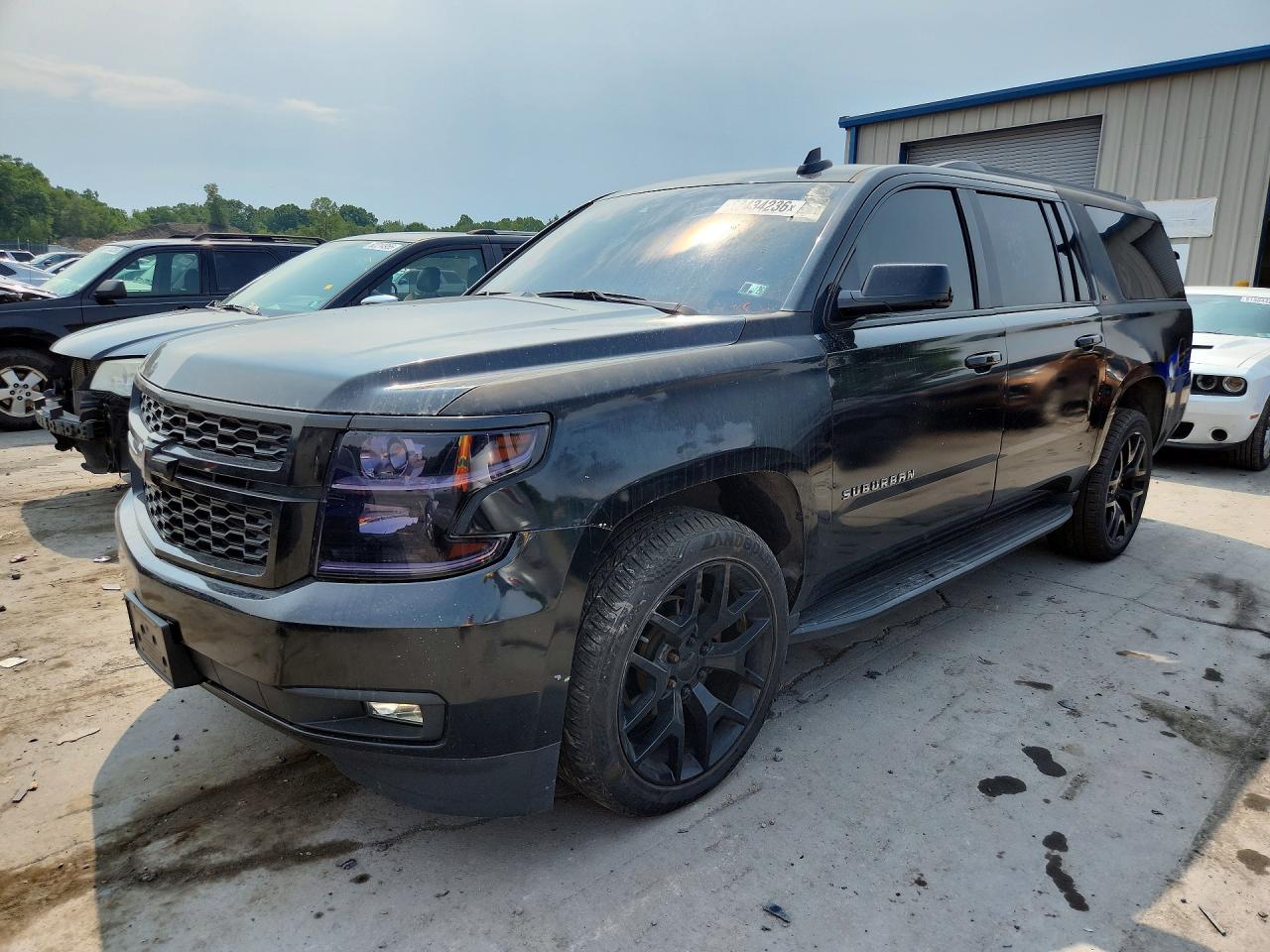 Photo of the 2019 CHEVROLET SUBURBAN K1500 LT