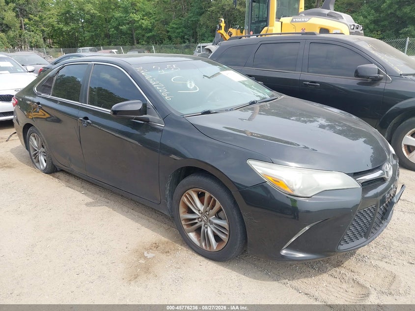 Photo of the 2016 TOYOTA CAMRY SE
