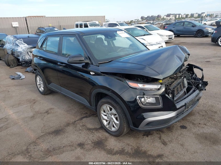 Photo of the 2021 HYUNDAI VENUE SE