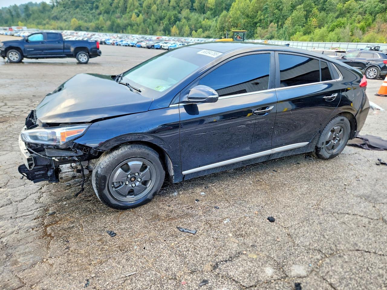 Photo of the 2022 HYUNDAI IONIQ SE