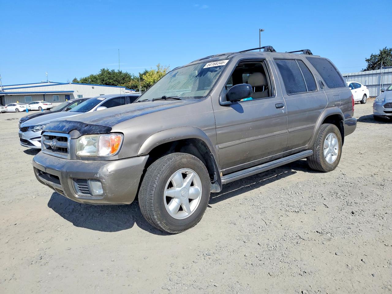 Photo of the 2001 NISSAN PATHFINDER SE