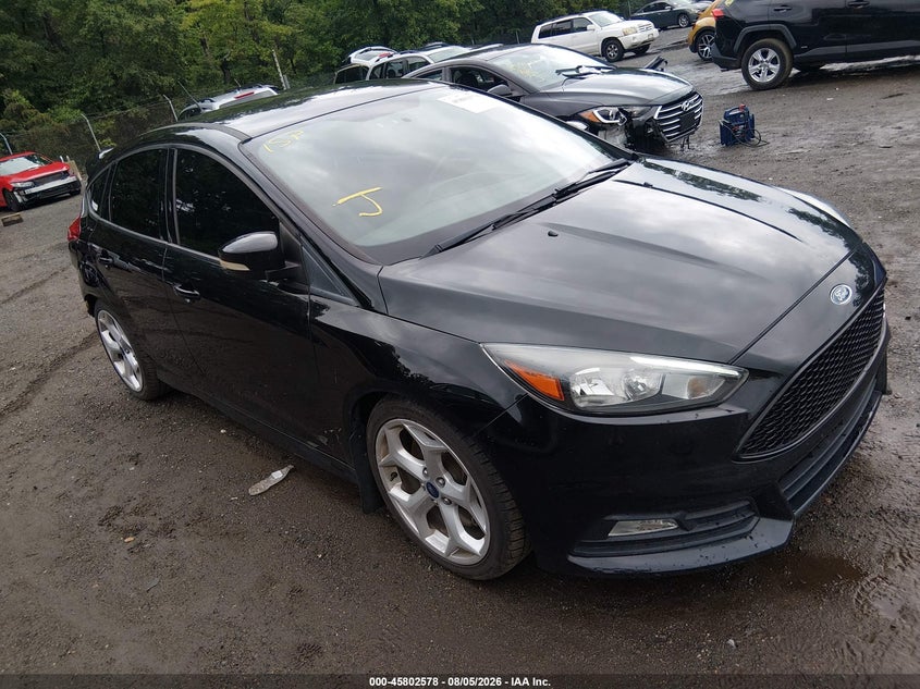 Photo of the 2018 FORD FOCUS ST