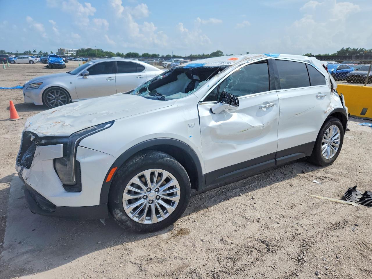 Photo of the 2024 CADILLAC XT4 LUXURY