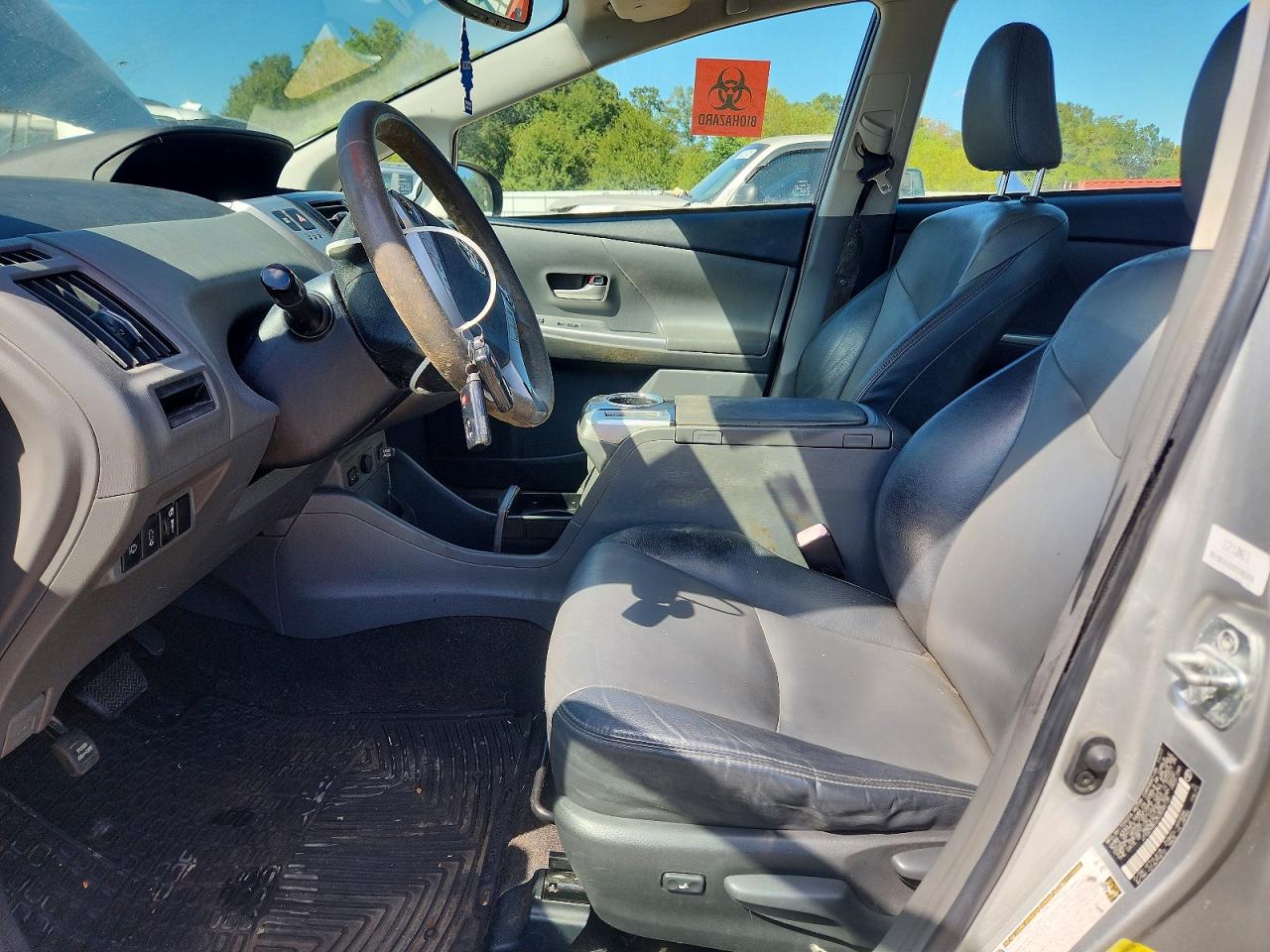 Photo of the 2012 TOYOTA PRIUS V FIVE