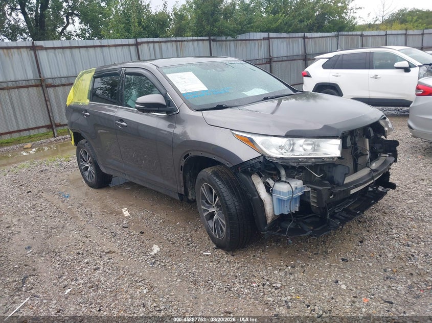 Photo of the 2019 TOYOTA HIGHLANDER LE PLUS