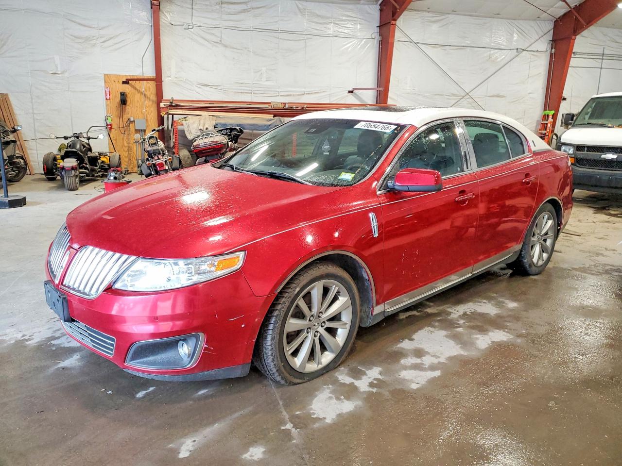 Photo of the 2011 LINCOLN MKS