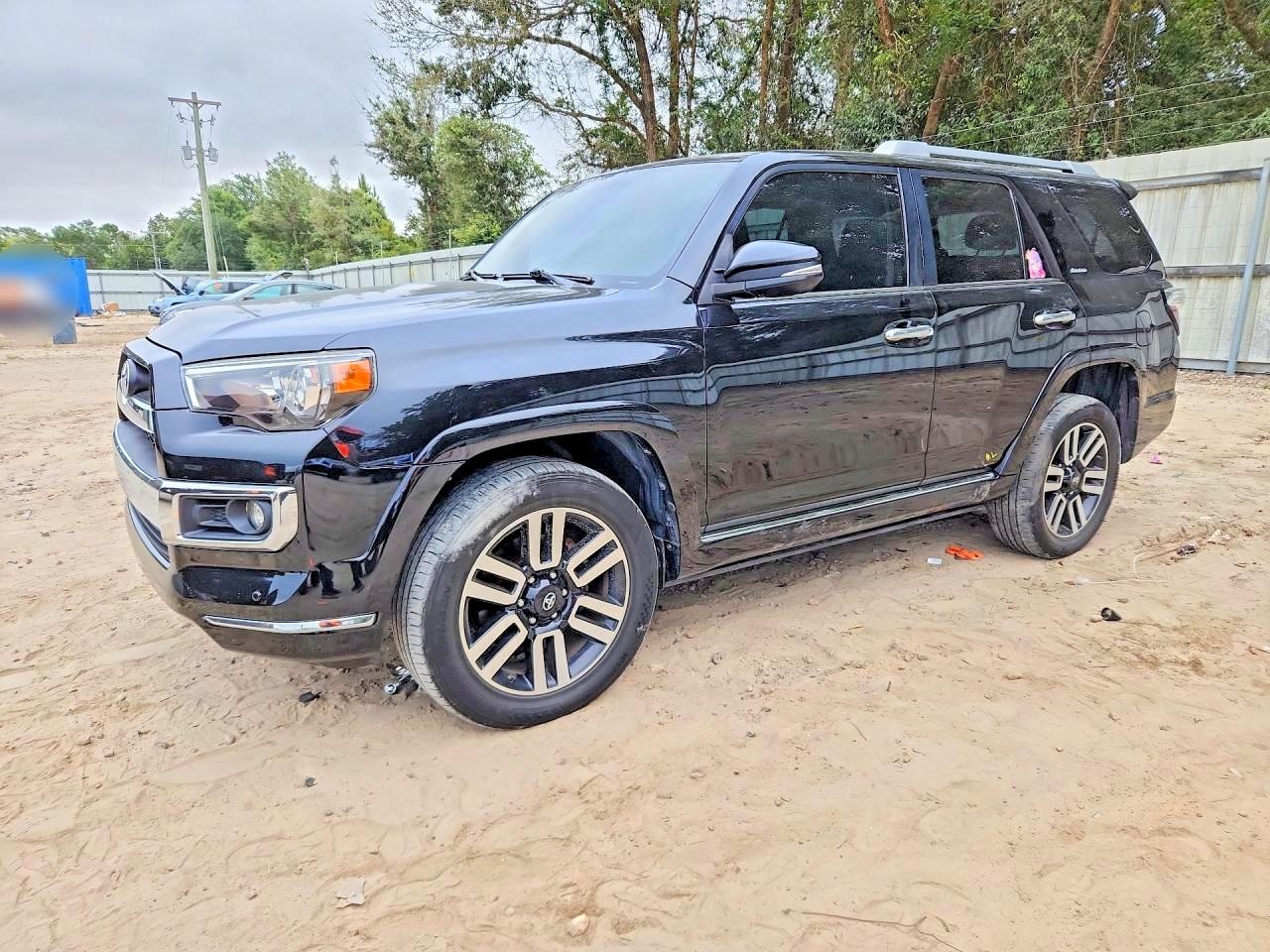 Photo of the 2017 TOYOTA 4RUNNER LIMITED