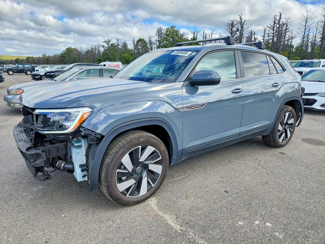 Photo of the 2024 VOLKSWAGEN ATLAS CROSS SPORT SE