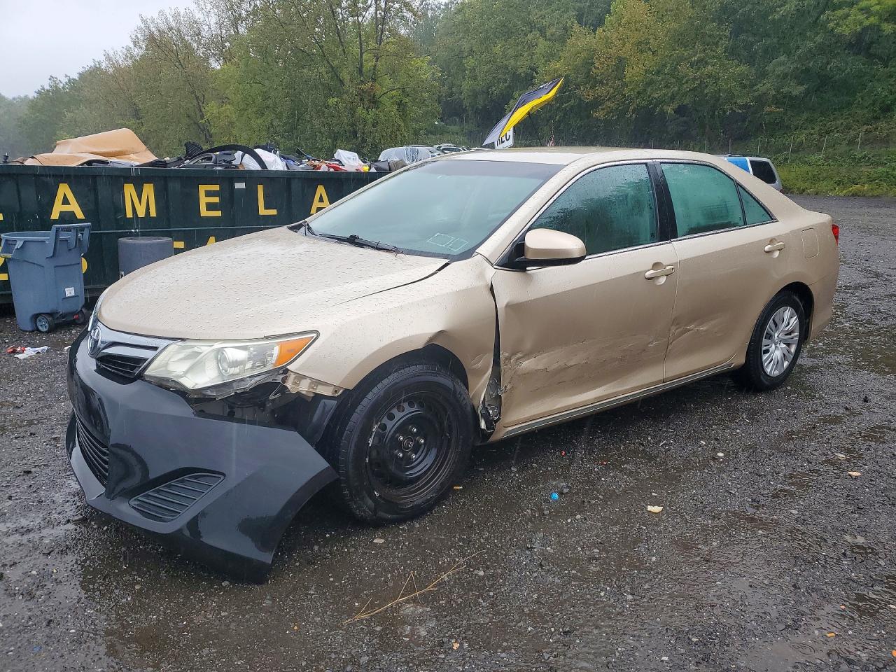 Photo of the 2012 TOYOTA CAMRY LE