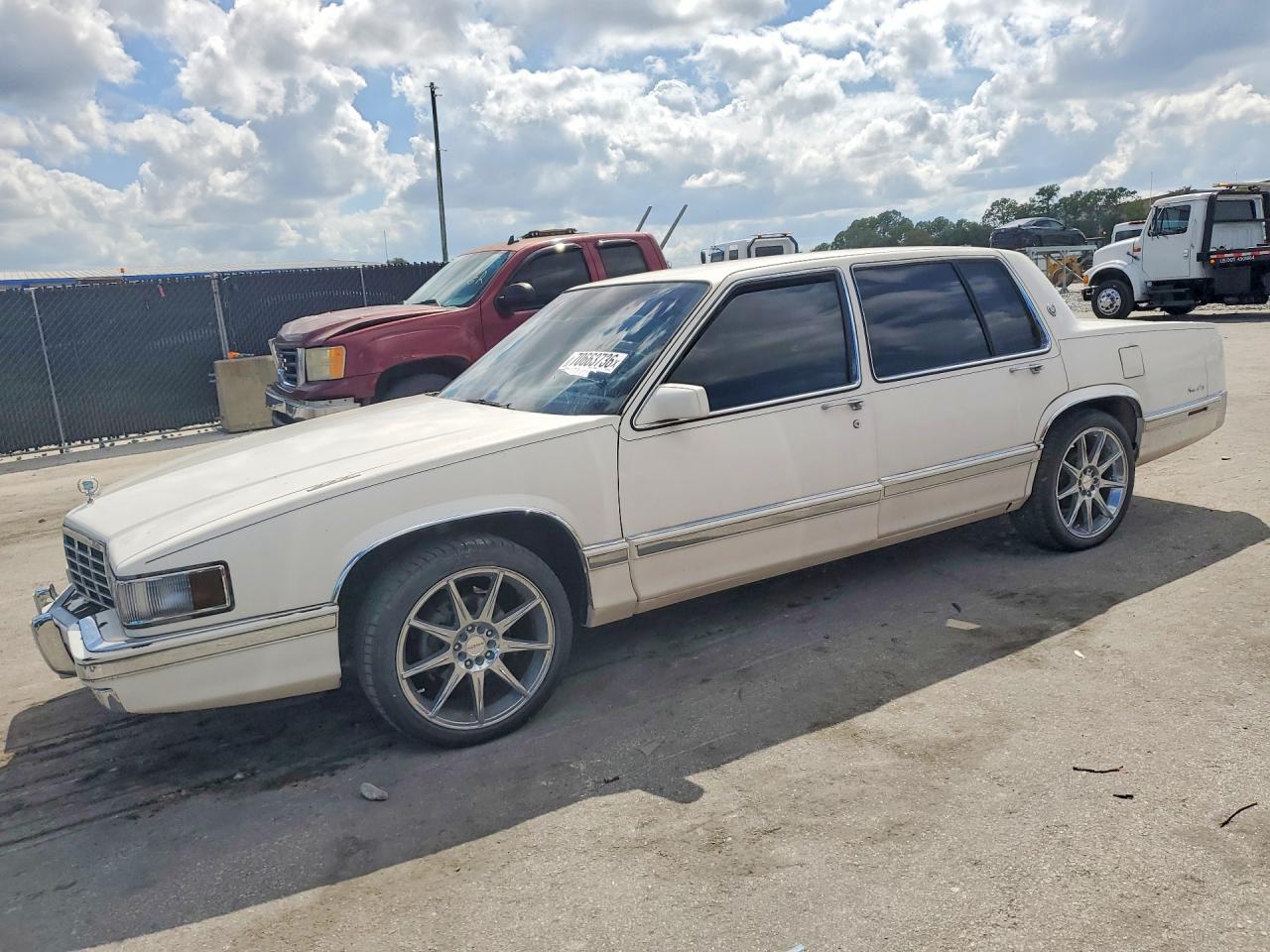 Photo of the 1993 CADILLAC DEVILLE