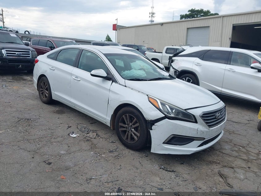 Photo of the 2017 HYUNDAI SONATA SE