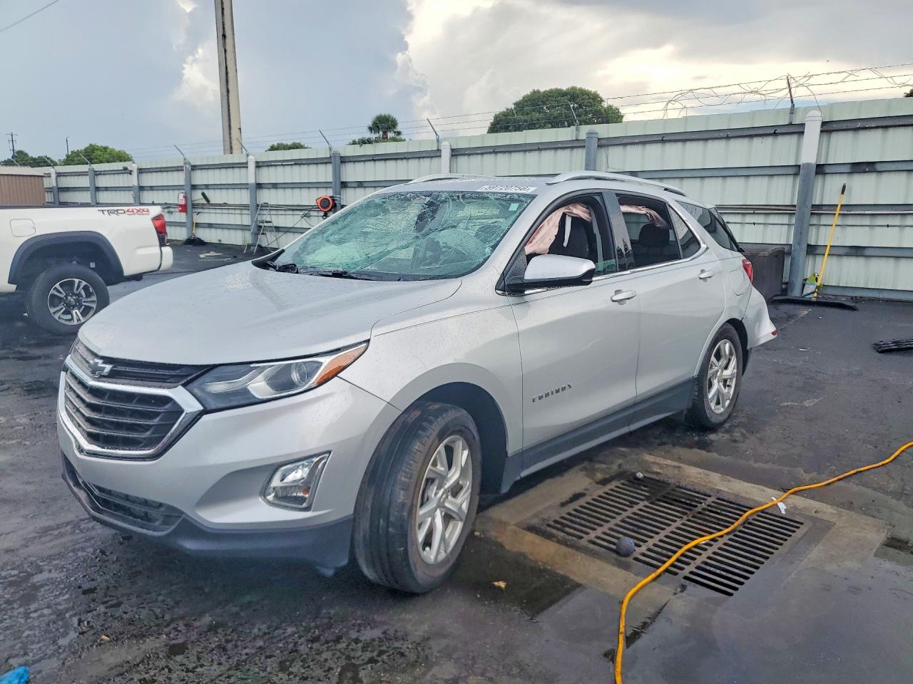 Photo of the 2020 CHEVROLET EQUINOX LT