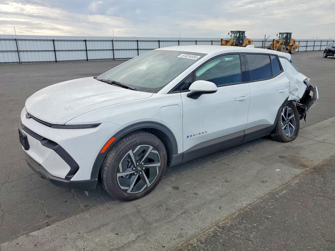 Photo of the 2026 CHEVROLET EQUINOX LT