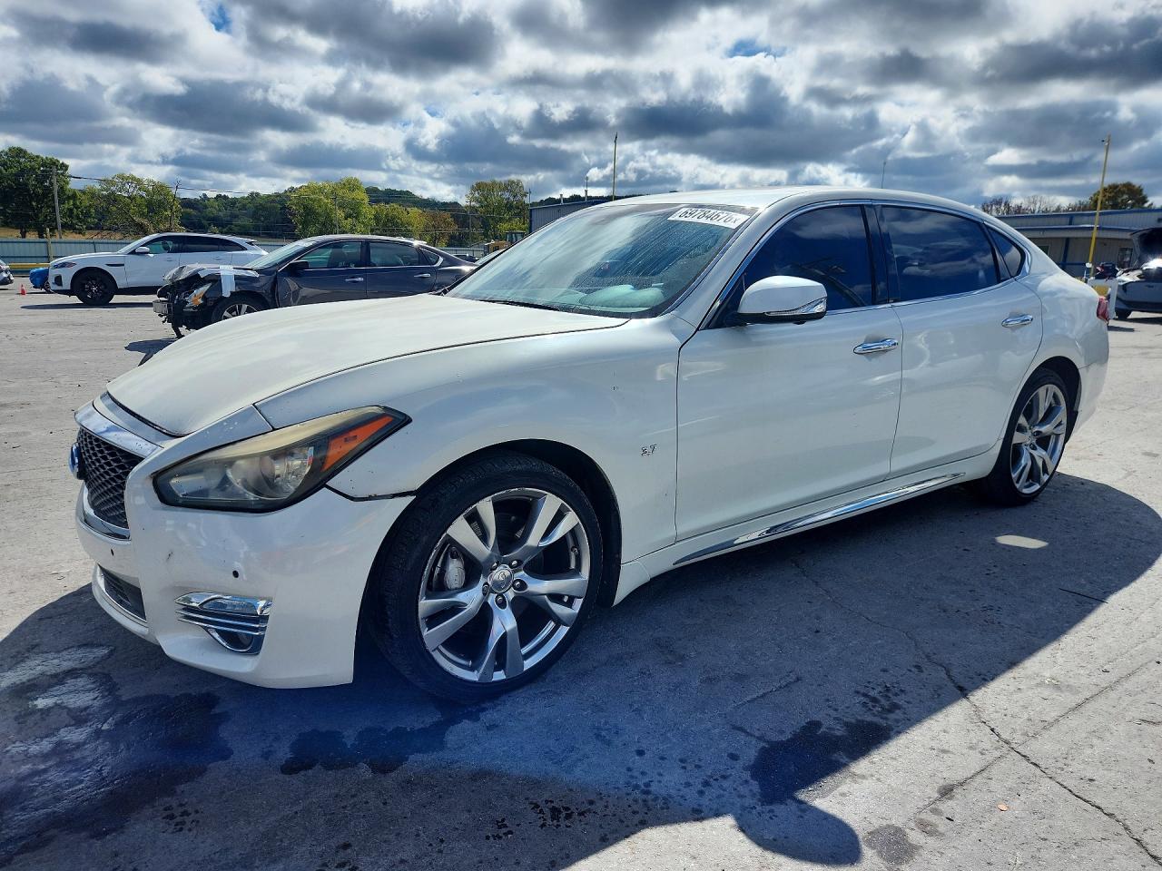 Photo of the 2017 INFINITI Q70L 3.7