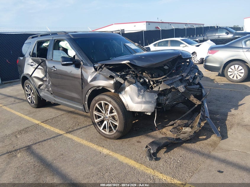 Photo of the 2015 FORD EXPLORER XLT