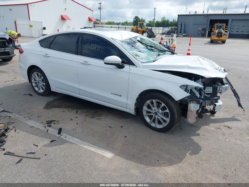 Photo of the 2019 FORD FUSION HYBRID SE