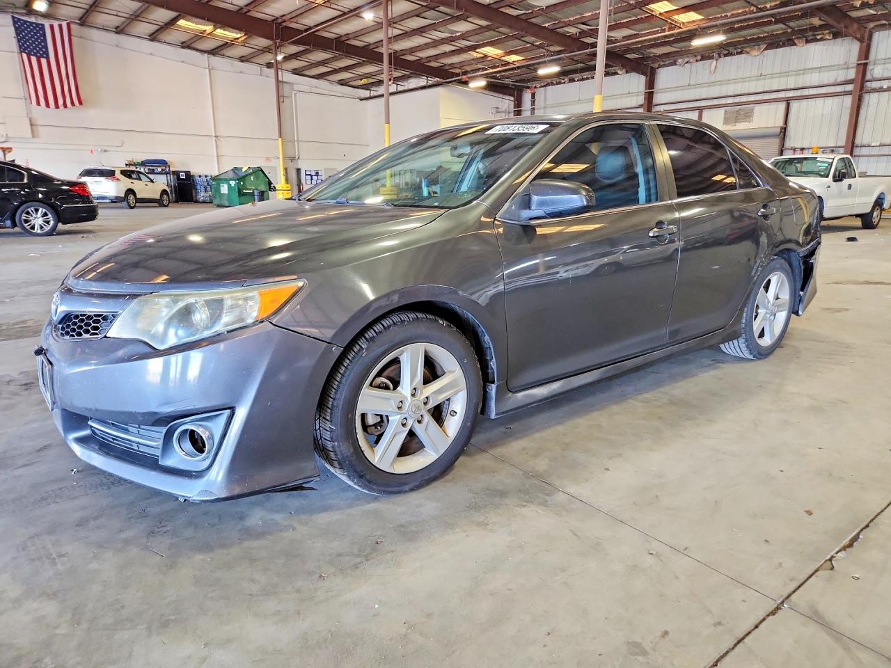 Photo of the 2012 TOYOTA CAMRY SE