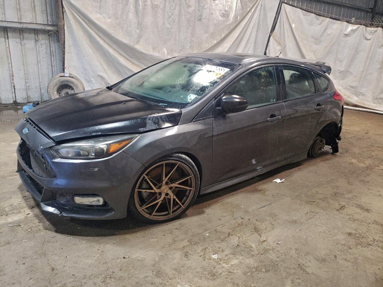 Photo of the 2015 FORD FOCUS ST