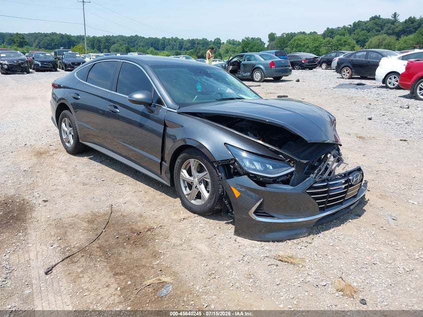 Photo of the 2023 HYUNDAI SONATA SE