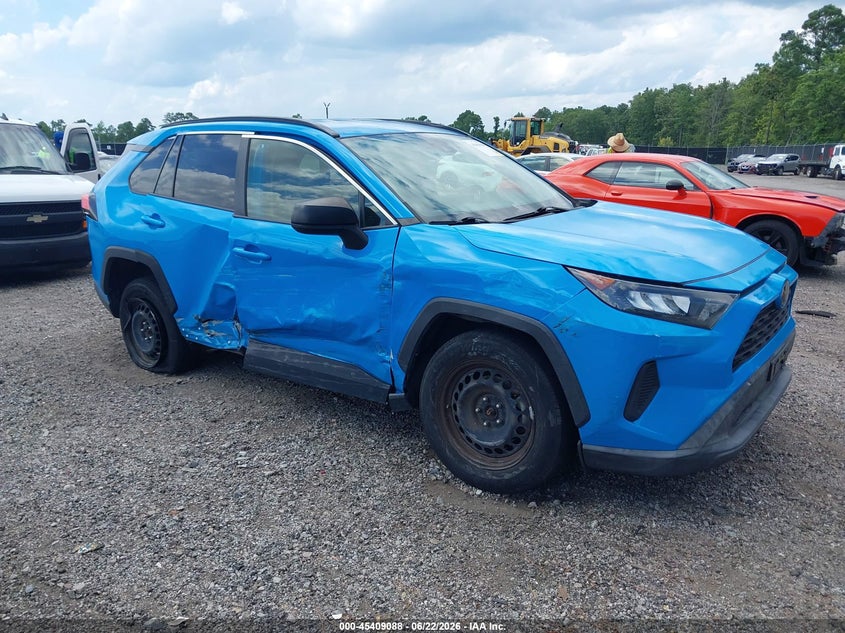 Photo of the 2019 TOYOTA RAV4 LE