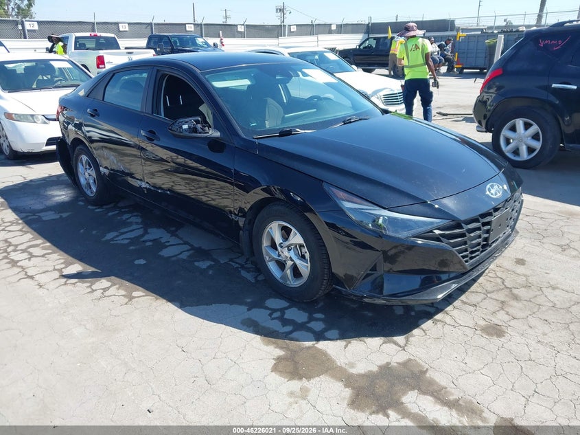 Photo of the 2023 HYUNDAI ELANTRA SE