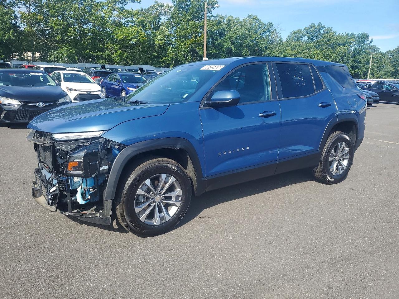 Photo of the 2026 CHEVROLET EQUINOX LT