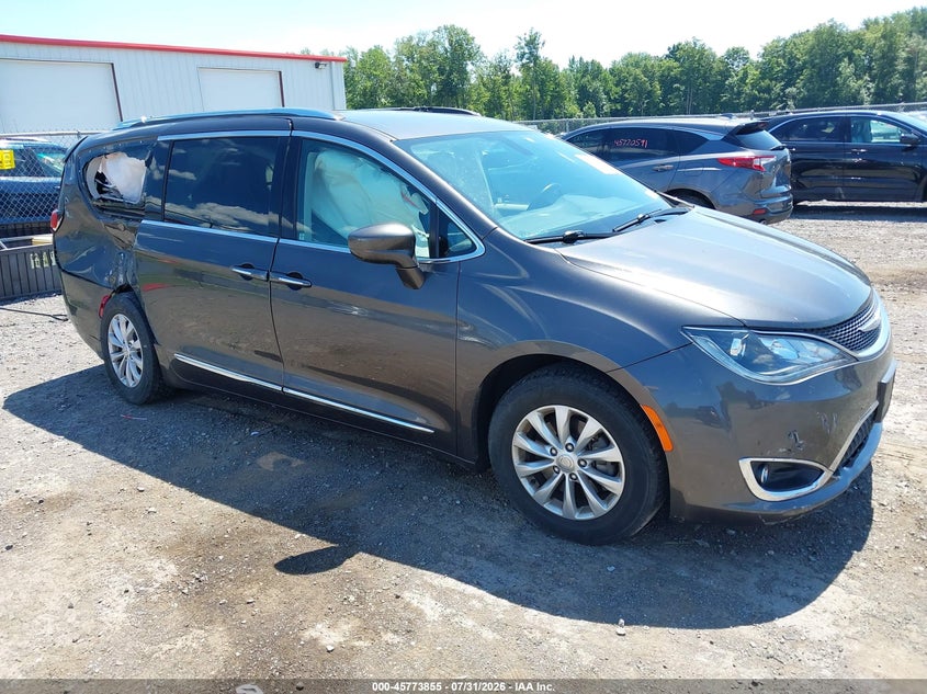 Photo of the 2018 CHRYSLER PACIFICA TOURING L