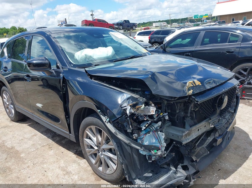 Photo of the 2020 MAZDA CX-5 GRAND TOURING