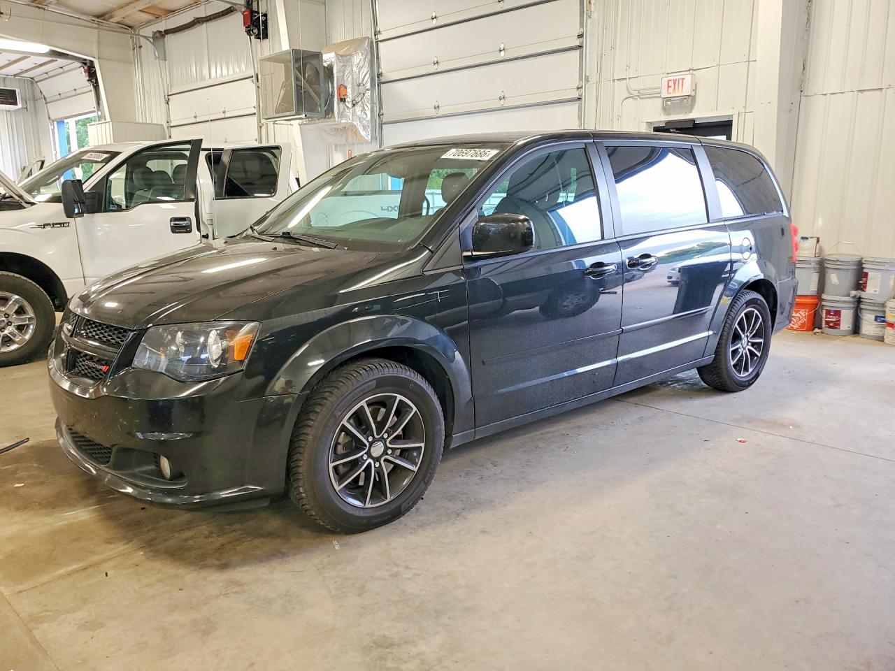 Photo of the 2015 DODGE GRAND CARAVAN SXT