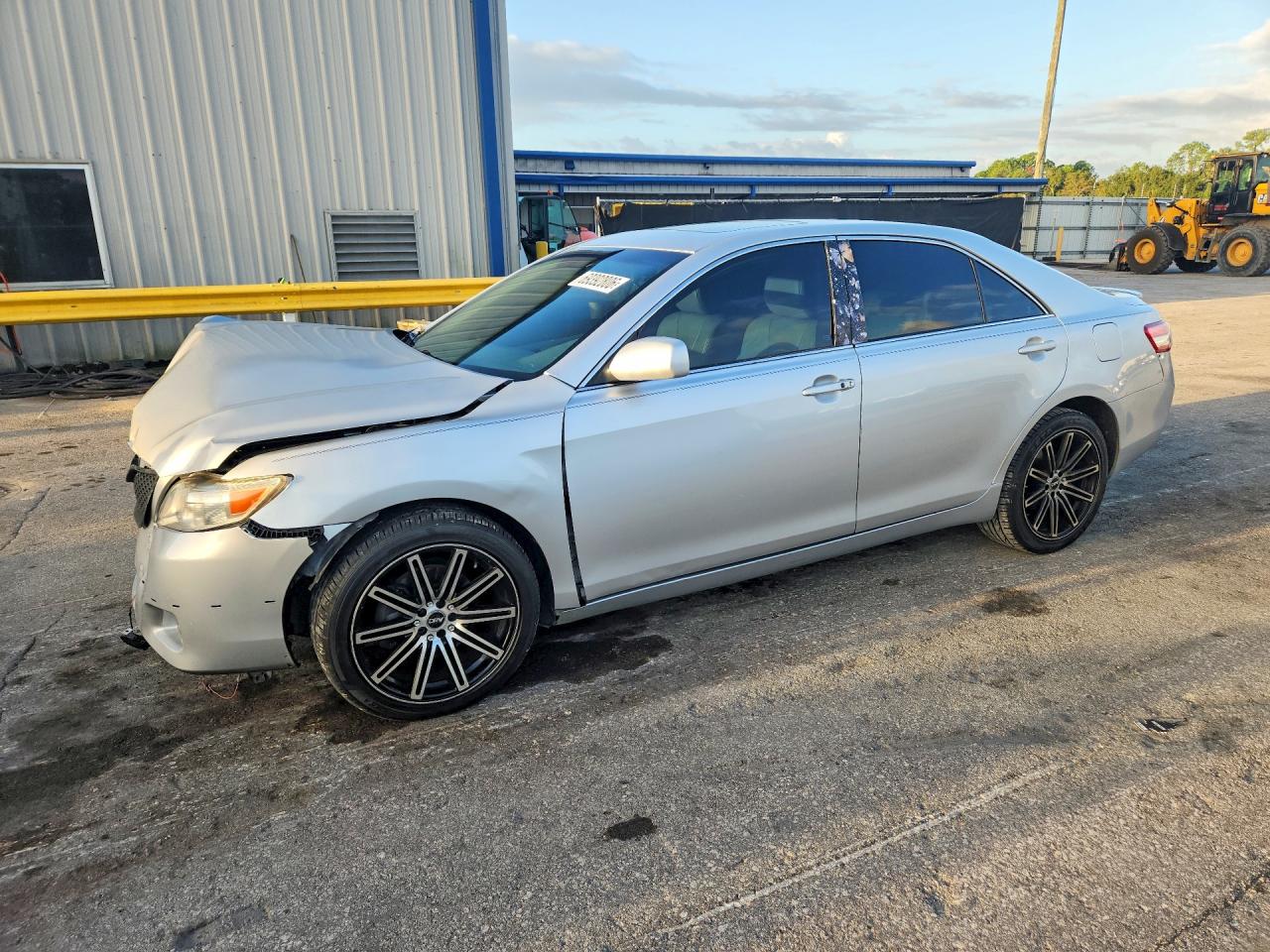 Photo of the 2011 TOYOTA CAMRY XLE V6