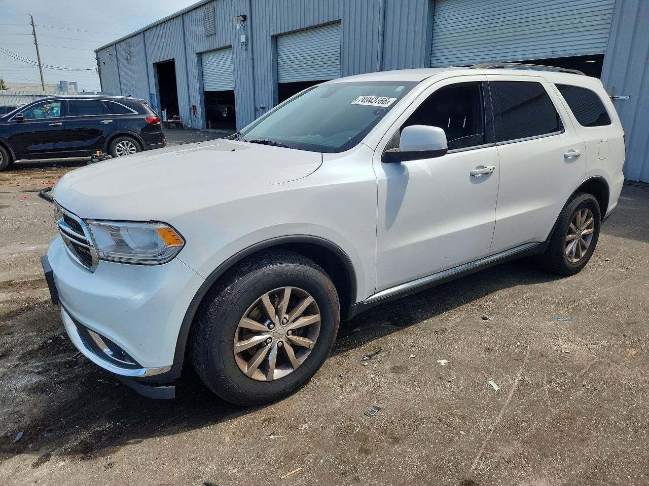 Photo of the 2017 DODGE DURANGO SXT