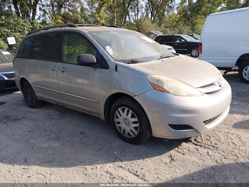 Photo of the 2006 TOYOTA SIENNA LE