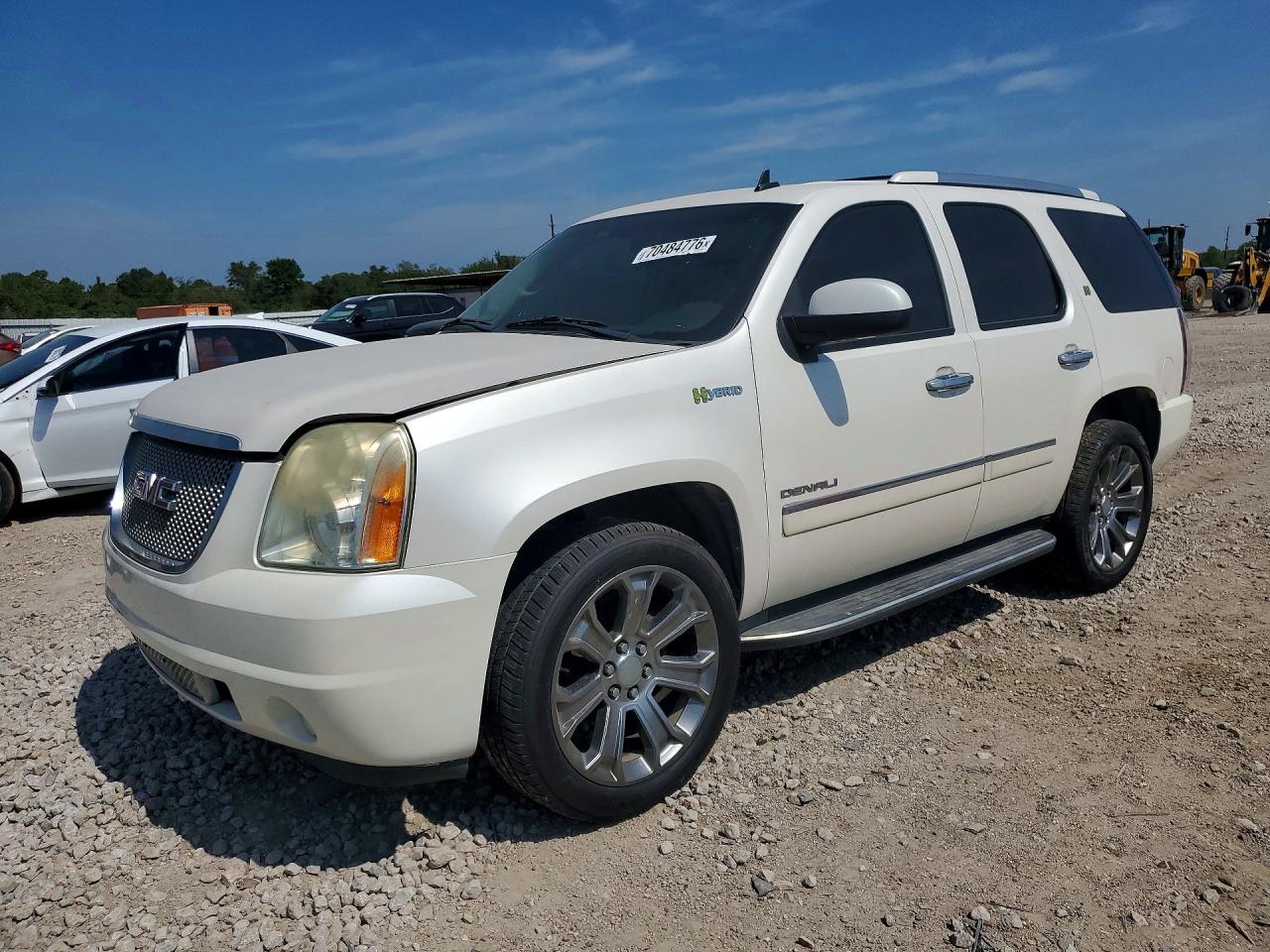 Photo of the 2014 GMC YUKON DENALI HYBRID