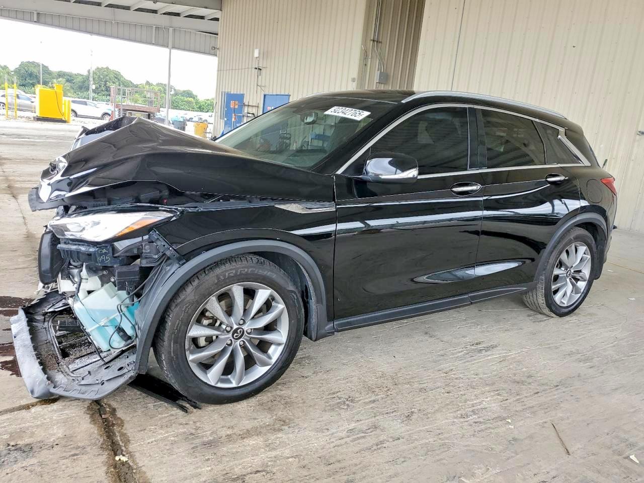Photo of the 2021 INFINITI QX50 LUXE