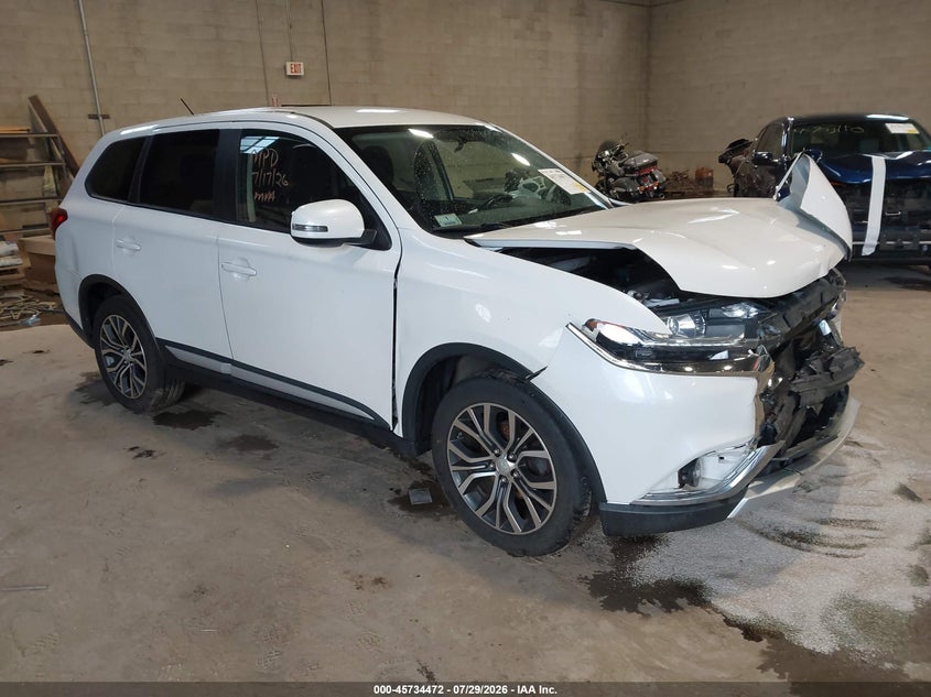 Photo of the 2016 MITSUBISHI OUTLANDER SE
