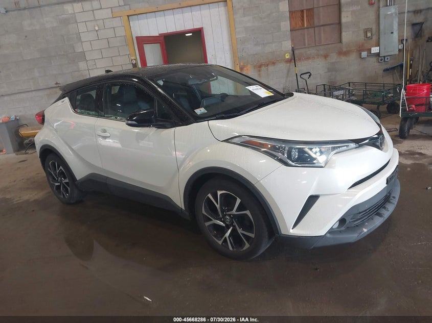 Photo of the 2019 TOYOTA C-HR LIMITED