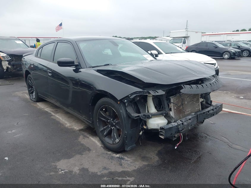 Photo of the 2016 DODGE CHARGER SE
