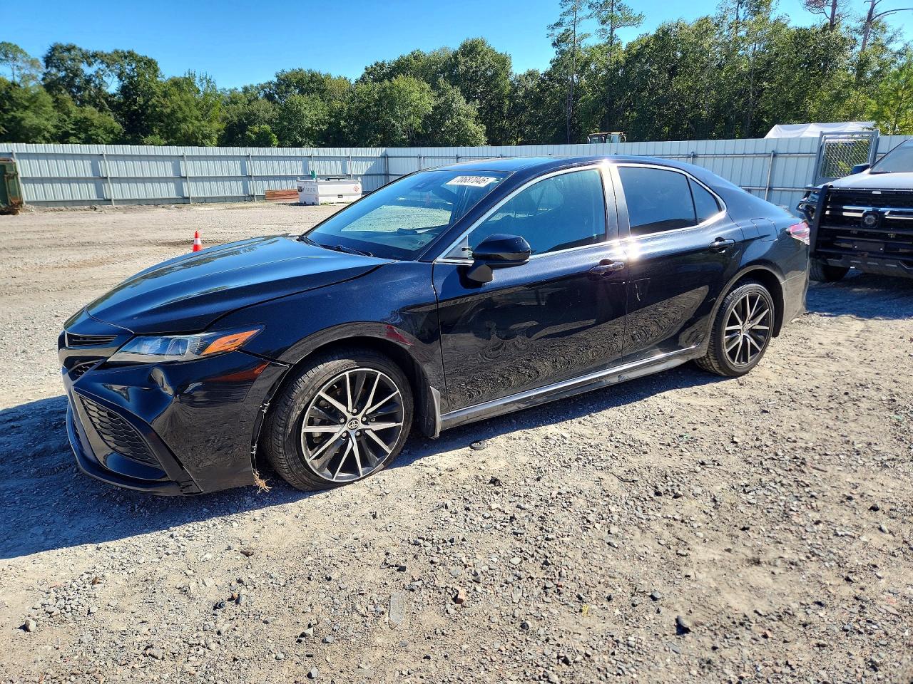 Photo of the 2021 TOYOTA CAMRY SE
