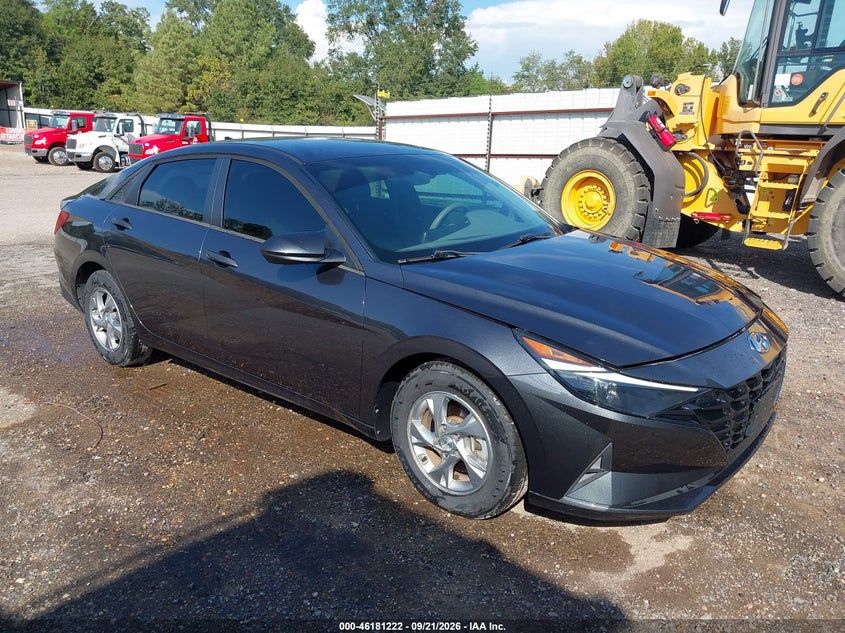 Photo of the 2021 HYUNDAI ELANTRA SE