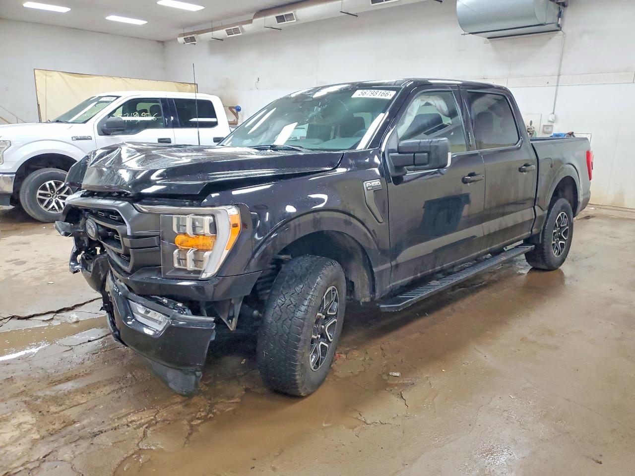 Photo of the 2023 FORD F150 SUPERCREW