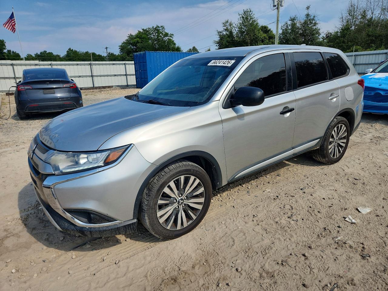 Photo of the 2019 MITSUBISHI OUTLANDER ES