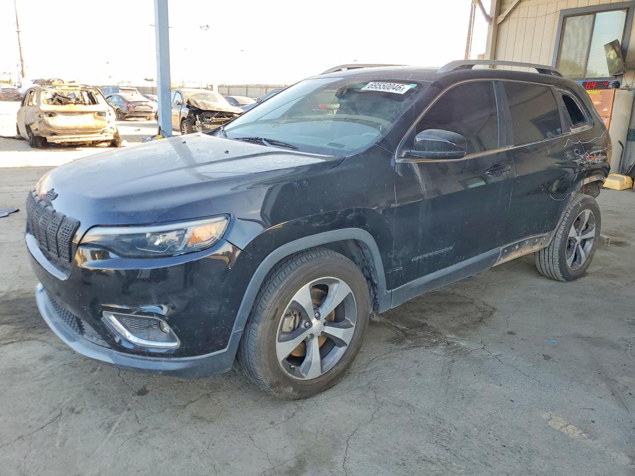 Photo of the 2019 JEEP CHEROKEE LIMITED