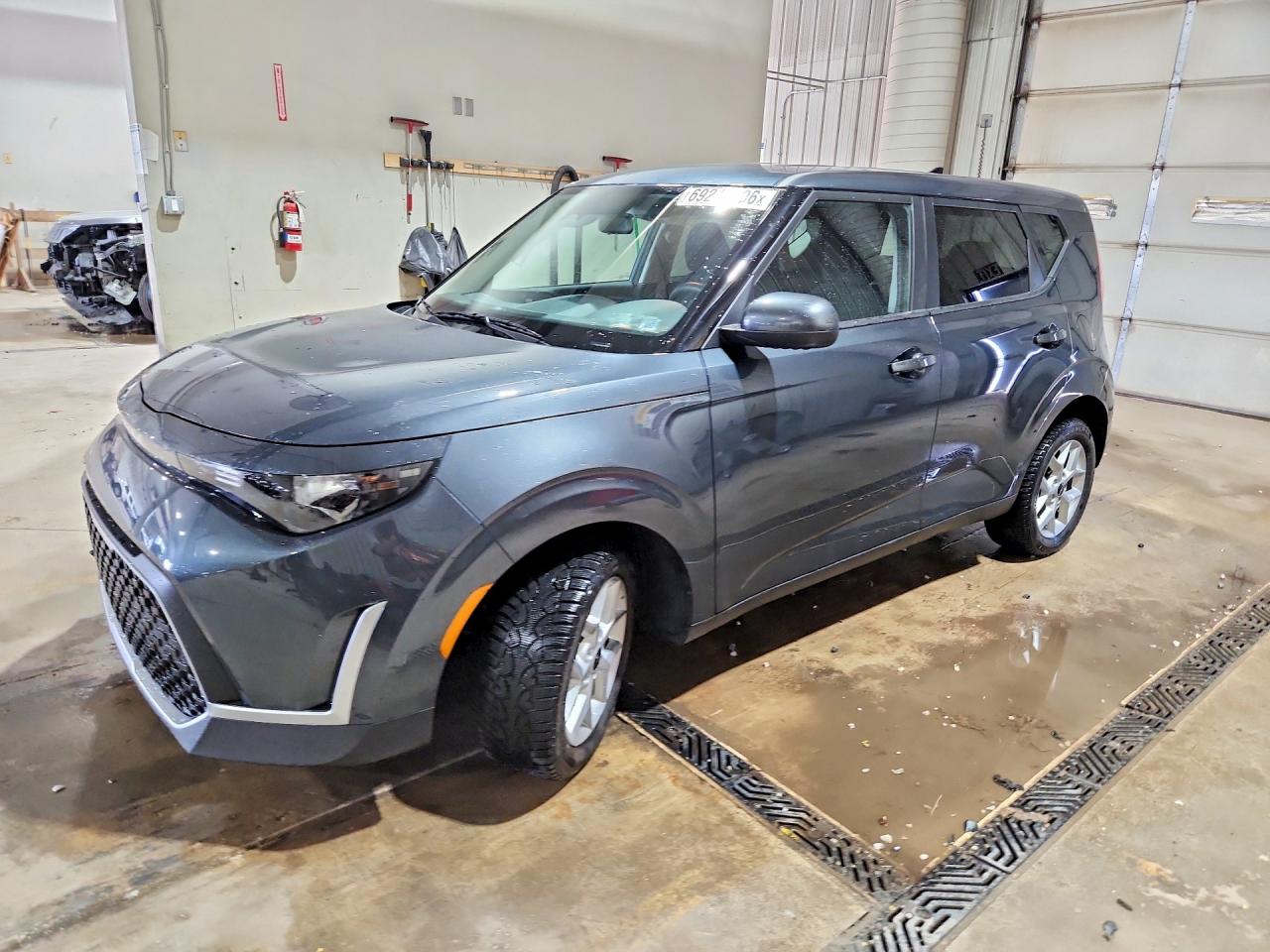 Photo of the 2025 KIA SOUL LX
